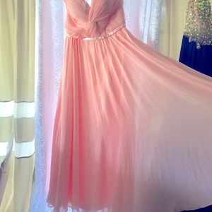 Hello I am selling a mayqueen dress size 10